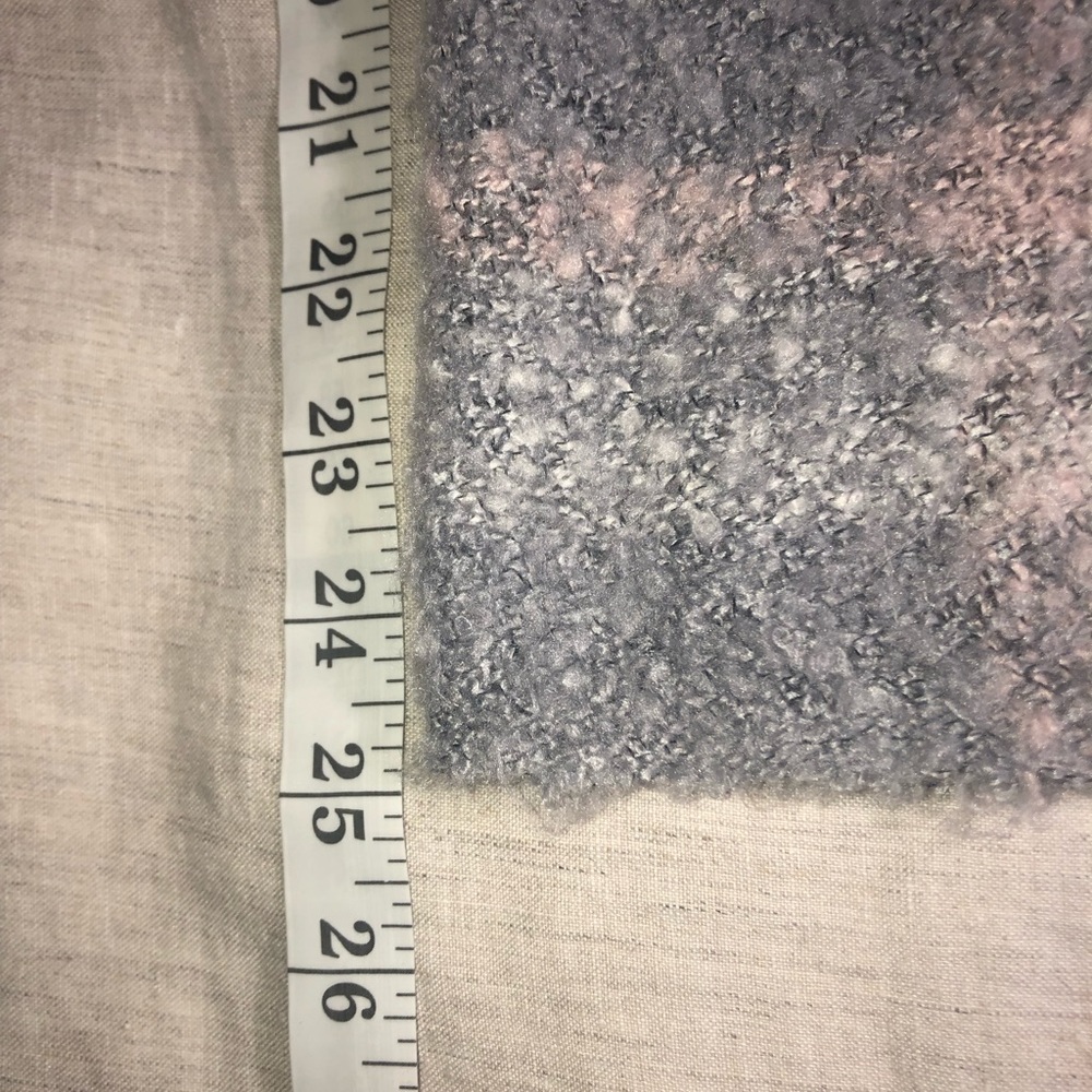 Plaid winter Oversized scarf Gray Pink White Soft and fuzzy - Picture 6 of 9